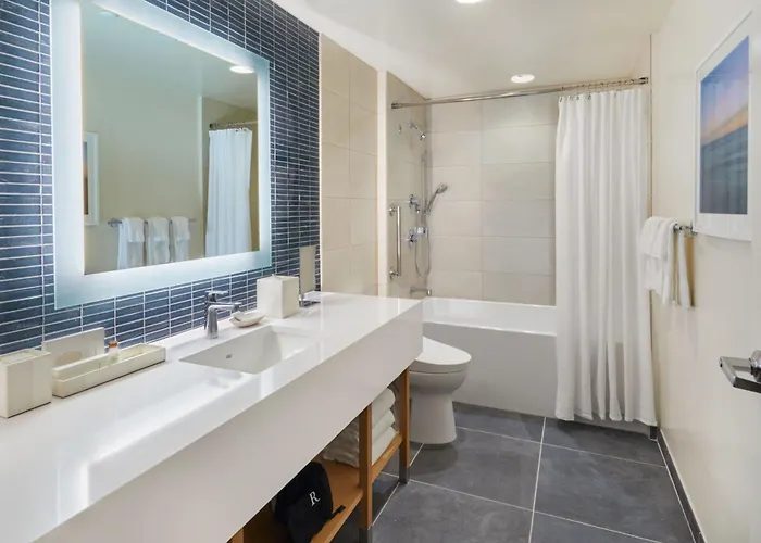 One-Bedroom King Suite